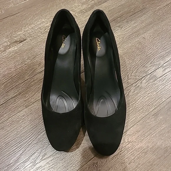 Heels - Picture 1 of 4